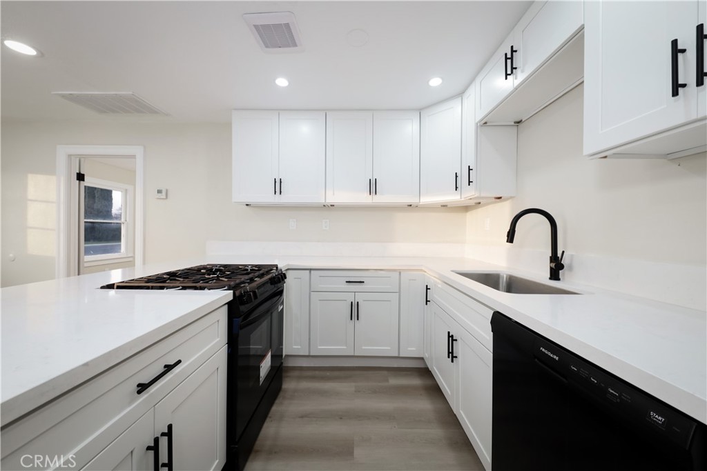 1611 Letts Avenue Corcoran, CA 93212 - Photo 12 of 30 New appliances included