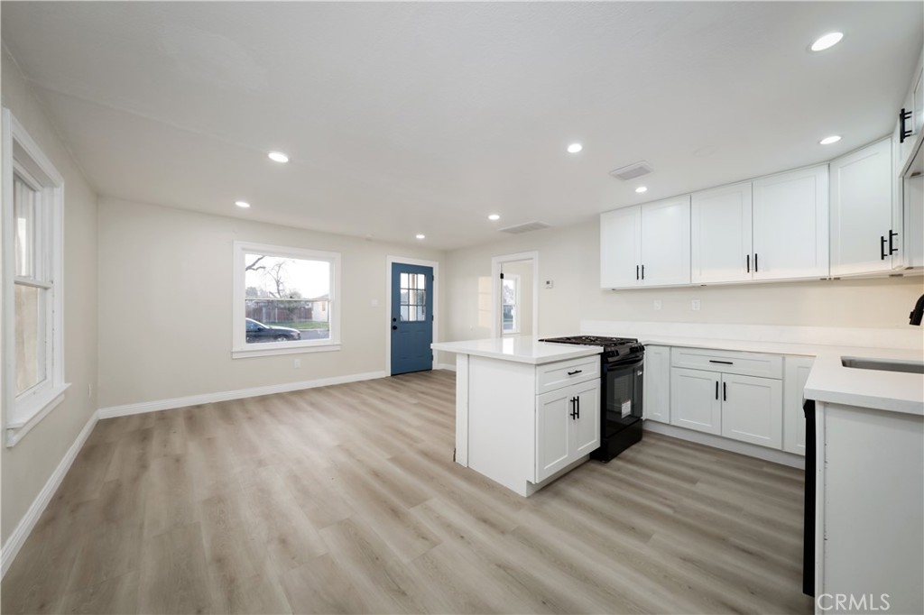 1611 Letts Avenue Corcoran, CA 93212 - Photo 10 of 30 Dining area