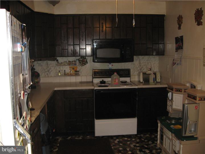 9952 Verree Road Philadelphia, PA 19115 - Photo 13 of 19 Kitchen