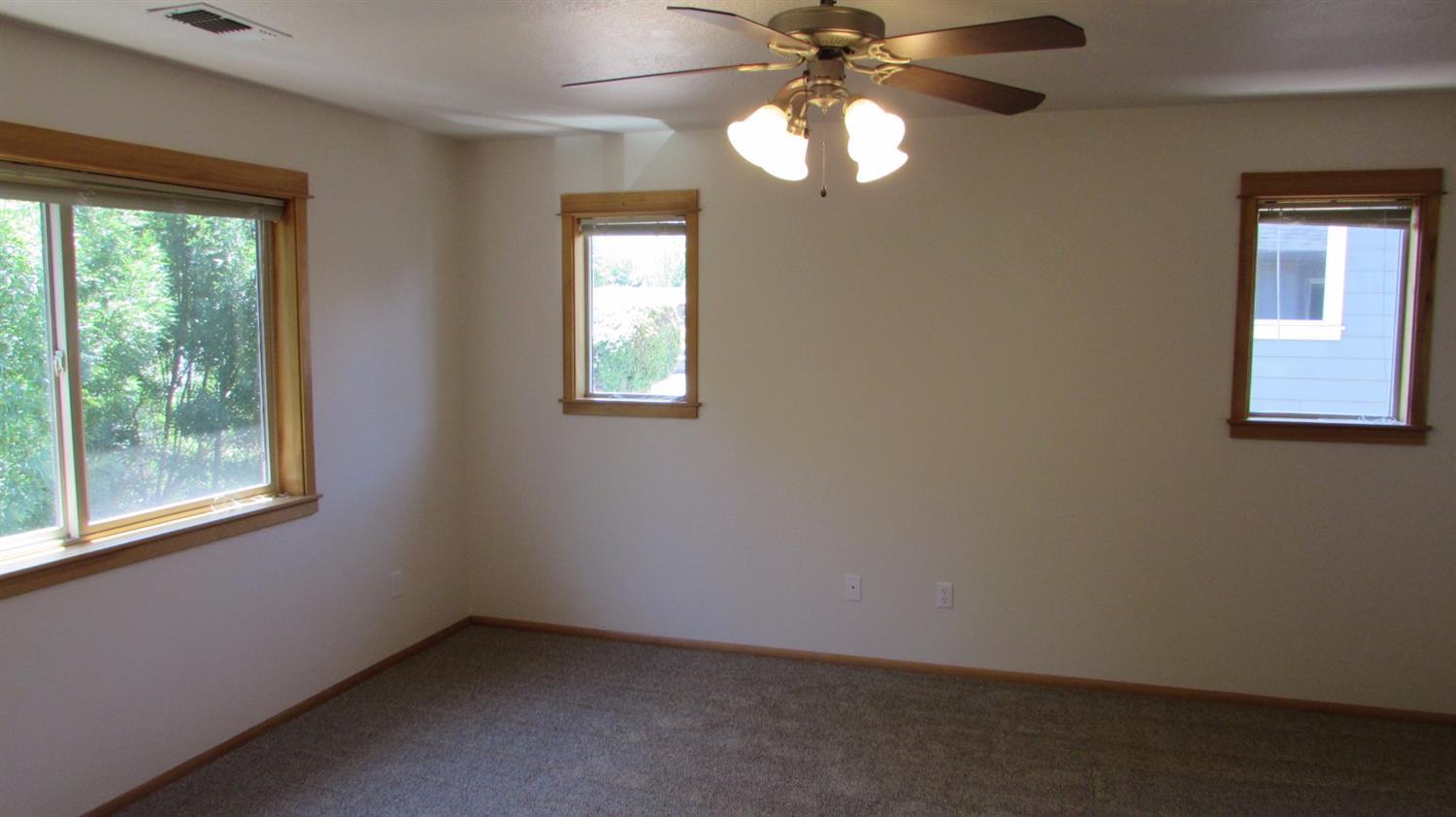 608 Shadow Way Central Point, OR 97502 - Photo 27 of 33 Additional Photo