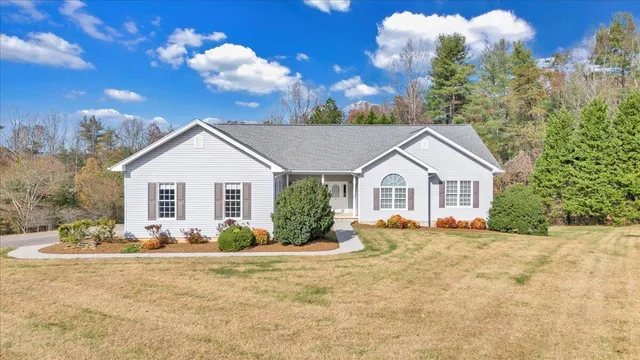 $725,000 | 28 Queen Mothers Court, Wirtz, VA 24184