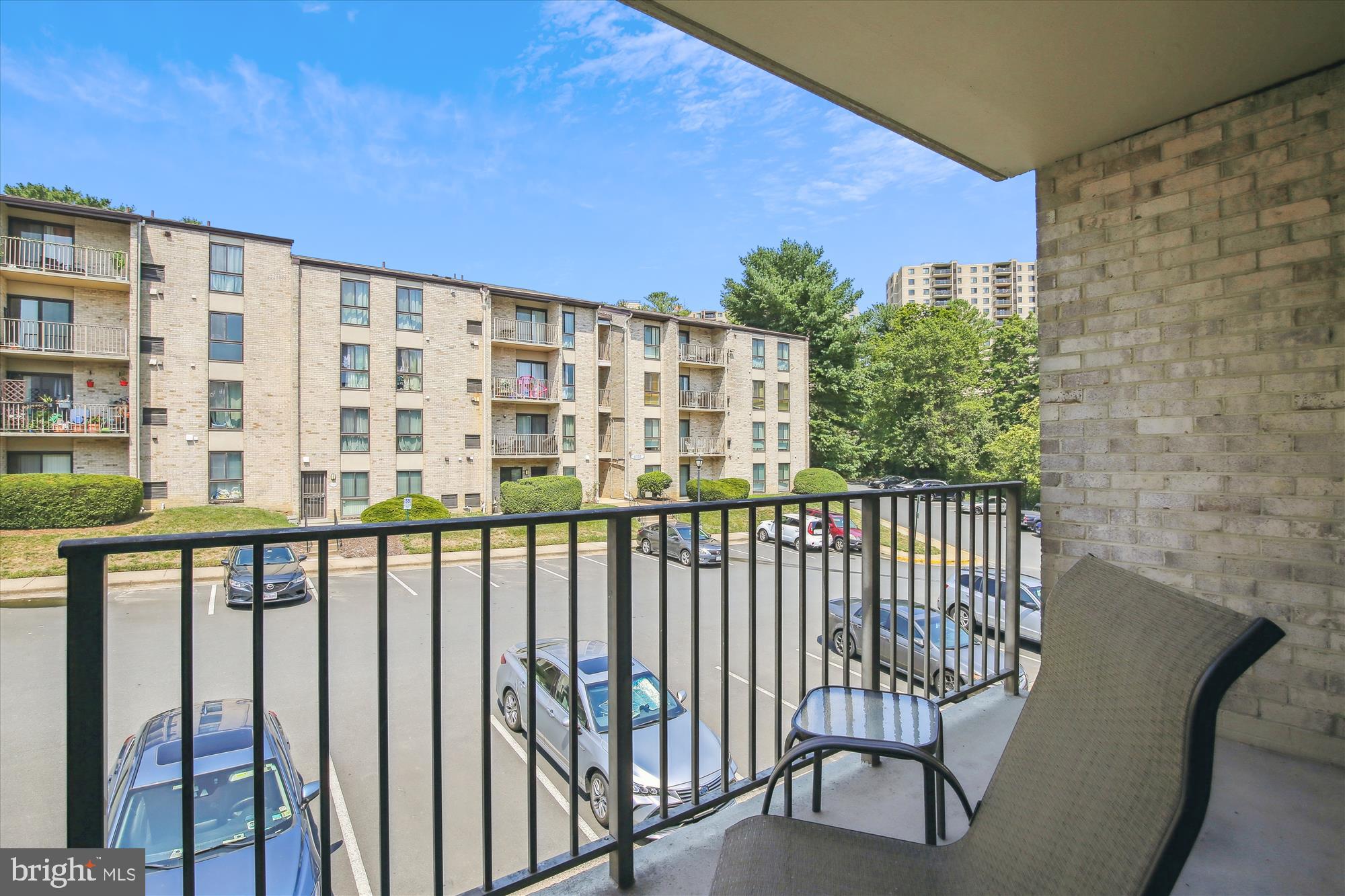 6143 Edsall Road, Unit H Alexandria, VA 22304 - Photo 2 of 18 a view of a balcony with chairs