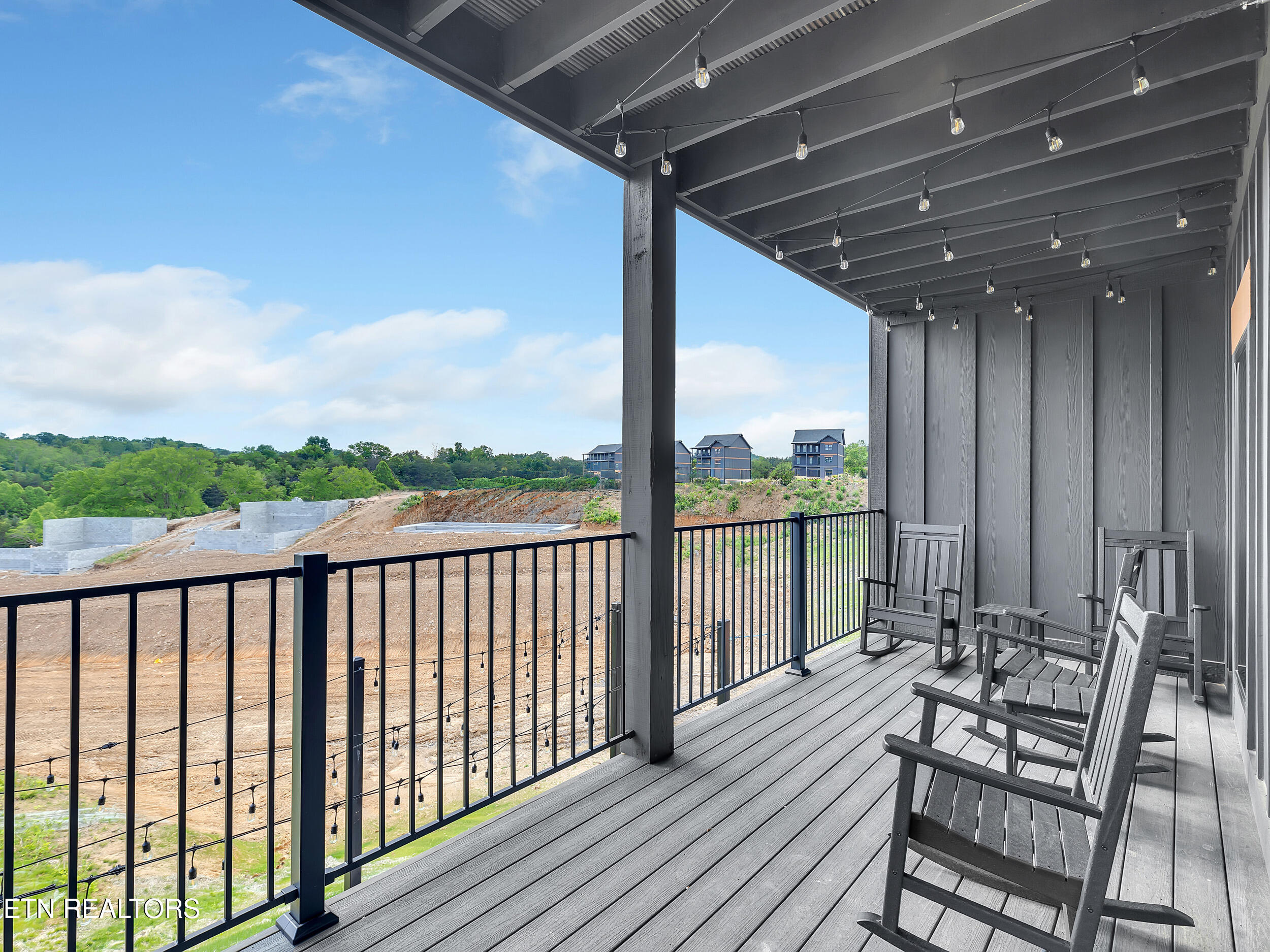 1338 Wildhorse Rdg Way, Unit LOT106R Sevierville, TN 37862 - Photo 15 of 54 26_27