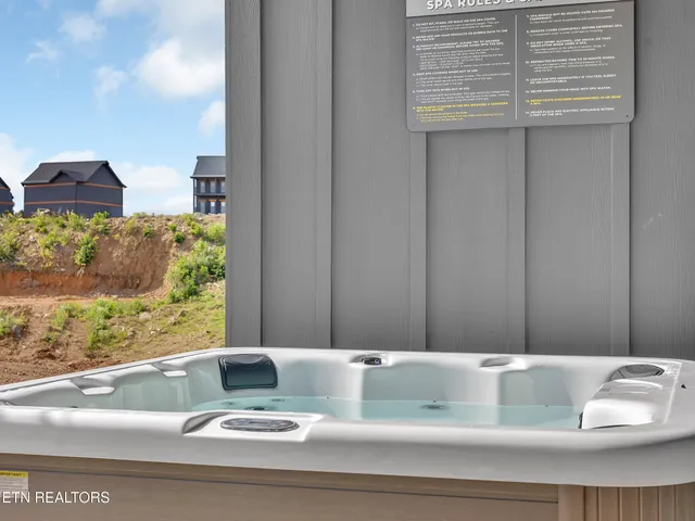 $2,100,000 | 1338 Wildhorse Rdg Way, Unit LOT106R, Sevierville, TN 37862