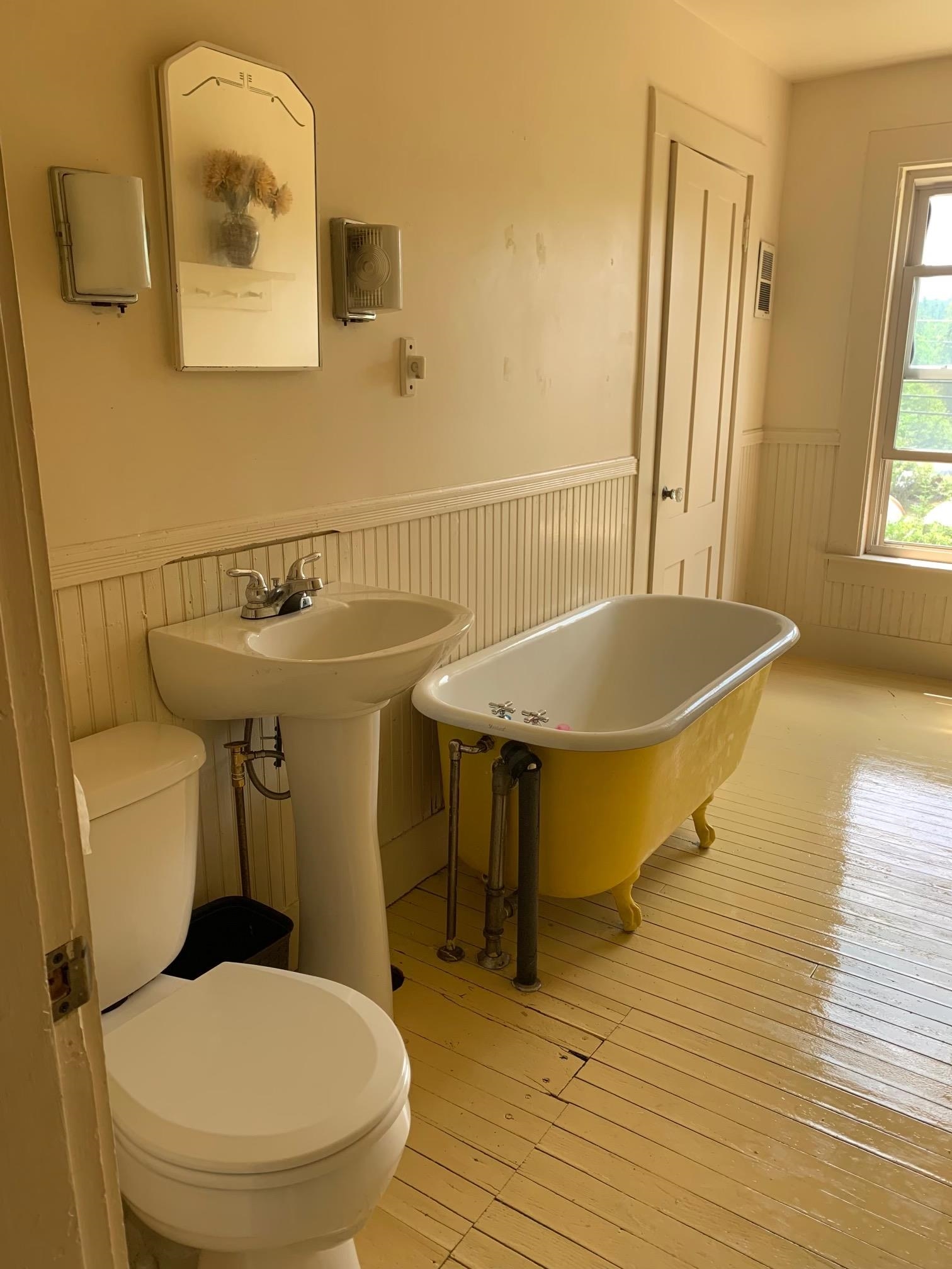 122 Middle Street Lancaster, NH 03584 - Photo 12 of 16 Gallery Image 12