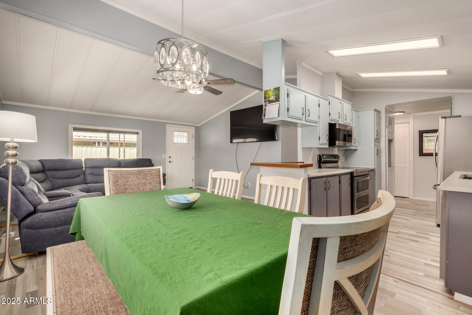 980 East Broadway Avenue, Unit 46 Apache Junction, AZ 85119 - Photo 6 of 35 Dining Area