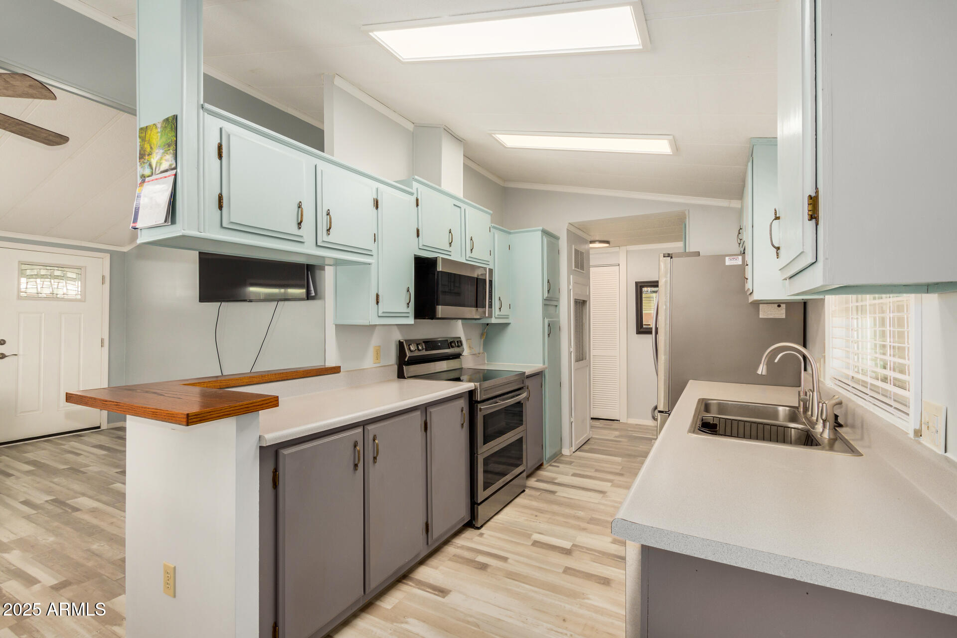 980 East Broadway Avenue, Unit 46 Apache Junction, AZ 85119 - Photo 9 of 35 Kitchen