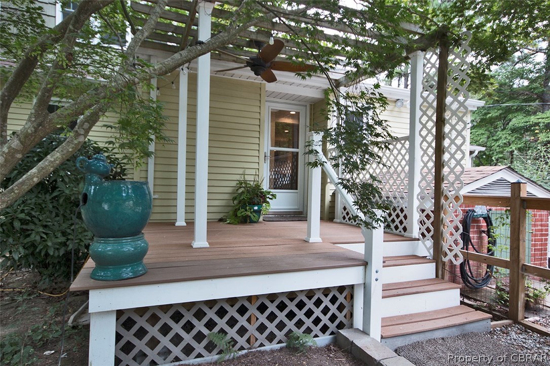 5238 Chestnut Fork Road Gloucester, VA 23061 - Photo 6 of 33 Rear Deck