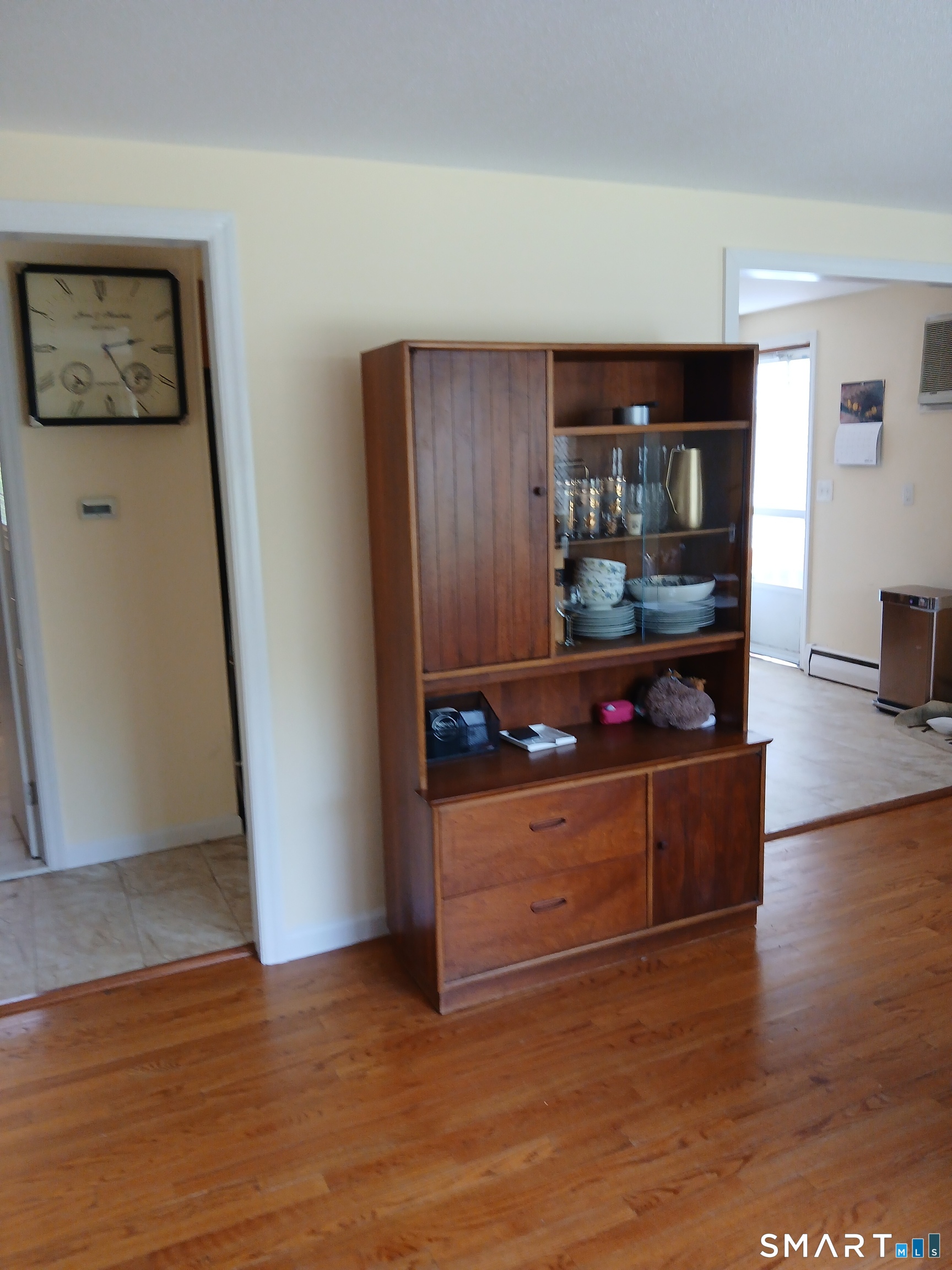 346 Lewis Road New Britain, CT 06053 - Photo 3 of 15 Living Room facing the Kitchen and hallway.