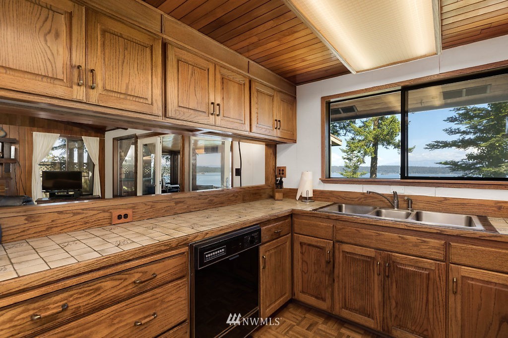 4584 Jones Road Oak Harbor, WA 98277 - Photo 14 of 25 Gallery Image 14