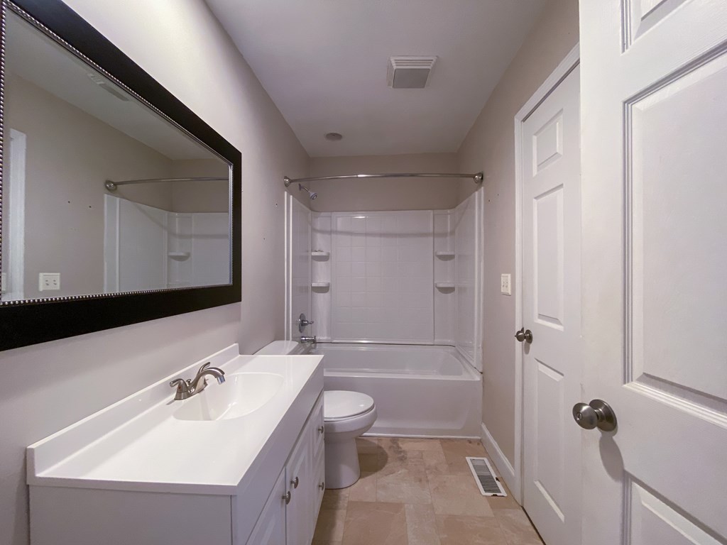 703 Haley Street Athens, TN 37303 - Photo 4 of 14 Gallery Image 4