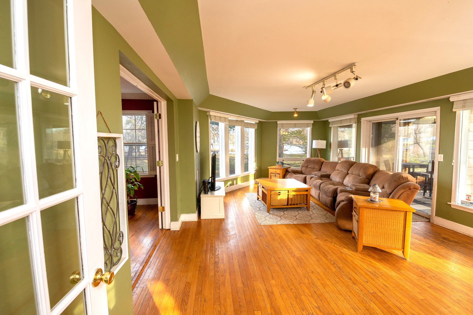 35W657 Park Lane St. Charles, IL 60175 - Photo 20 of 66 a living room with furniture and a wooden floor