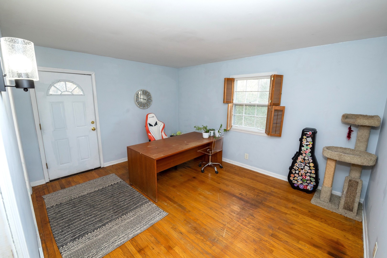 35W657 Park Lane St. Charles, IL 60175 - Photo 40 of 66 a living room with furniture