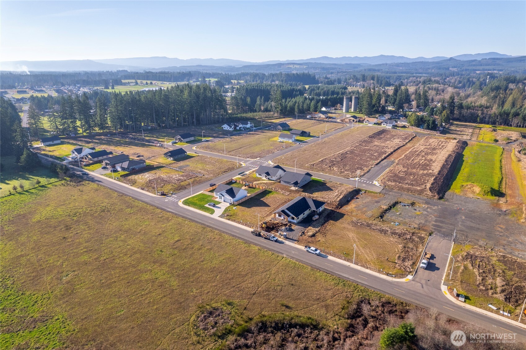 628 Prominence Street Winlock, WA 98596 - Photo 9 of 9 an aerial view of residential houses with outdoor space