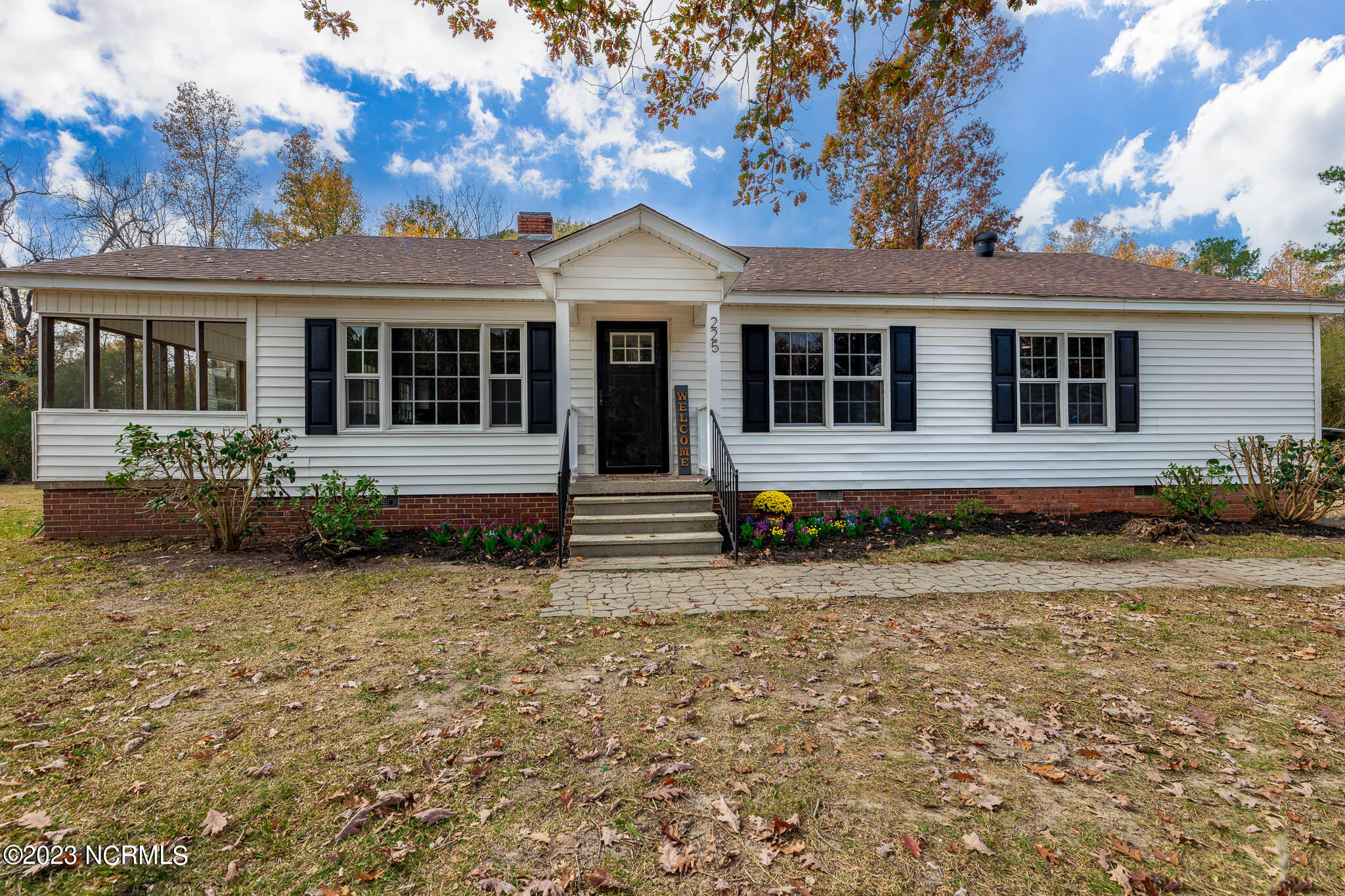 225 Grady Road Clinton, NC 28328 - Photo 1 of 40 Front of home
