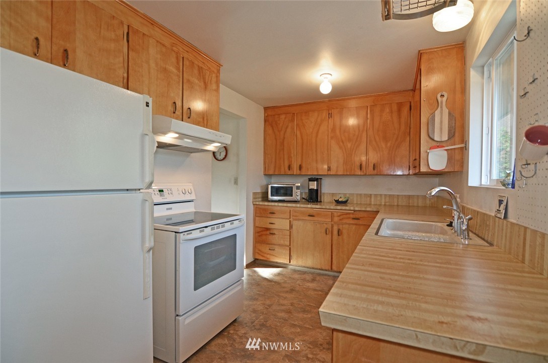 23229 2nd Avenue West Bothell, WA 98021 - Photo 4 of 16