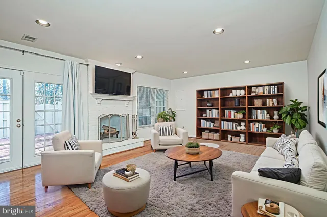 $919,900 | 2143 Wolftrap Court, Vienna, VA 22182