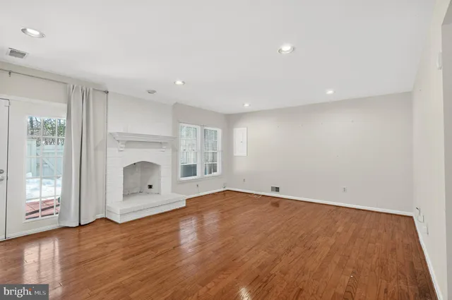 $919,900 | 2143 Wolftrap Court, Vienna, VA 22182