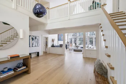 9 Old Pine Drive, East Hampton, NY 11937