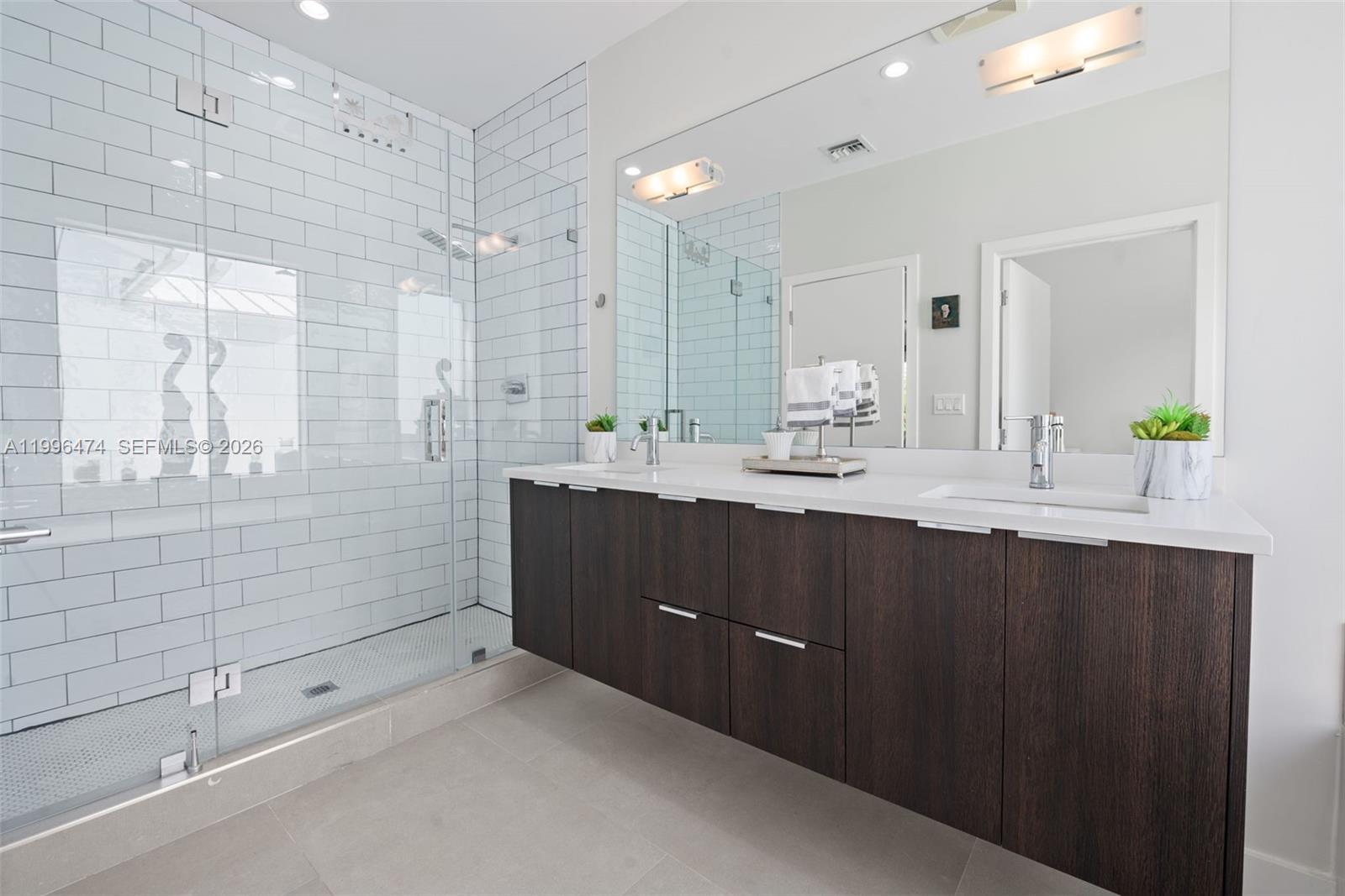 5735 Southwest 35th Street Miami, FL 33155 - Photo 17 of 26