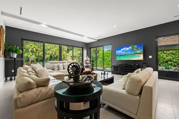 $16,000 | 5735 Southwest 35th Street, Miami, FL 33155