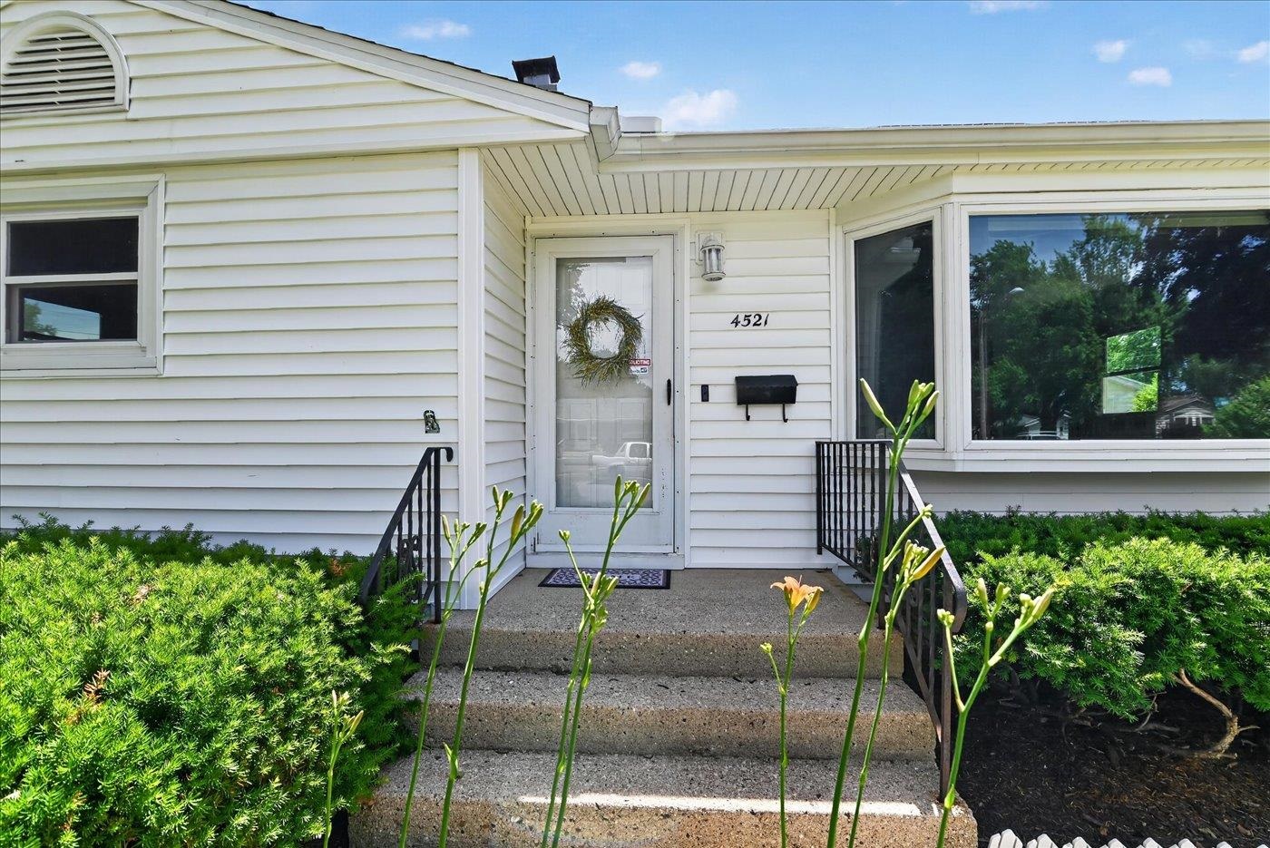 4521 Jade Lane Madison, WI 53714 - Photo 3 of 45