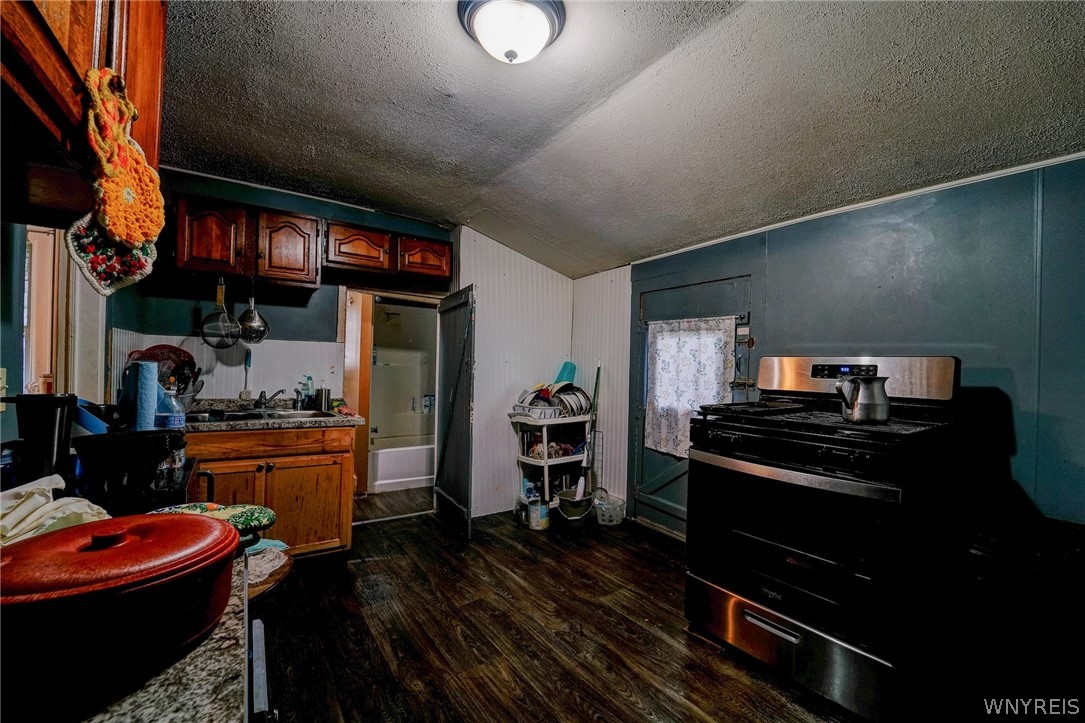 316 Lord Street Dunkirk, NY 14048 - Photo 8 of 12