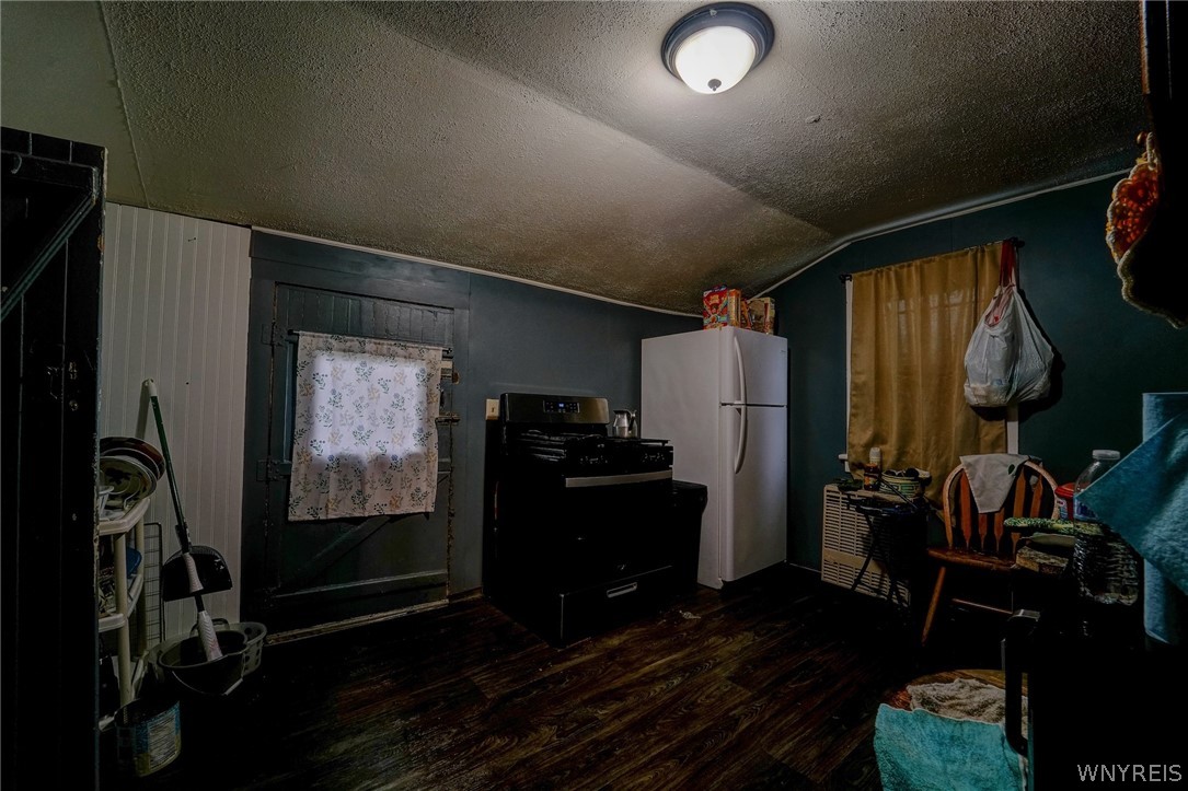 316 Lord Street Dunkirk, NY 14048 - Photo 9 of 12