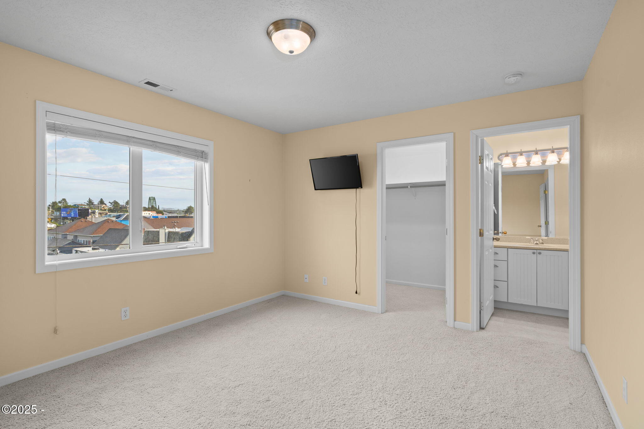 906 Southwest 7th Street Newport, OR 97365 - Photo 10 of 14 21-web-or-mls-906-sw-7th-st-b