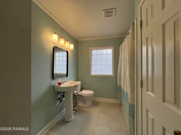 $1,800 | 215 Stephens Street, Lafayette, LA 70506