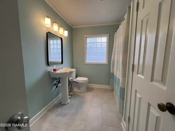 $1,800 | 215 Stephens Street, Lafayette, LA 70506