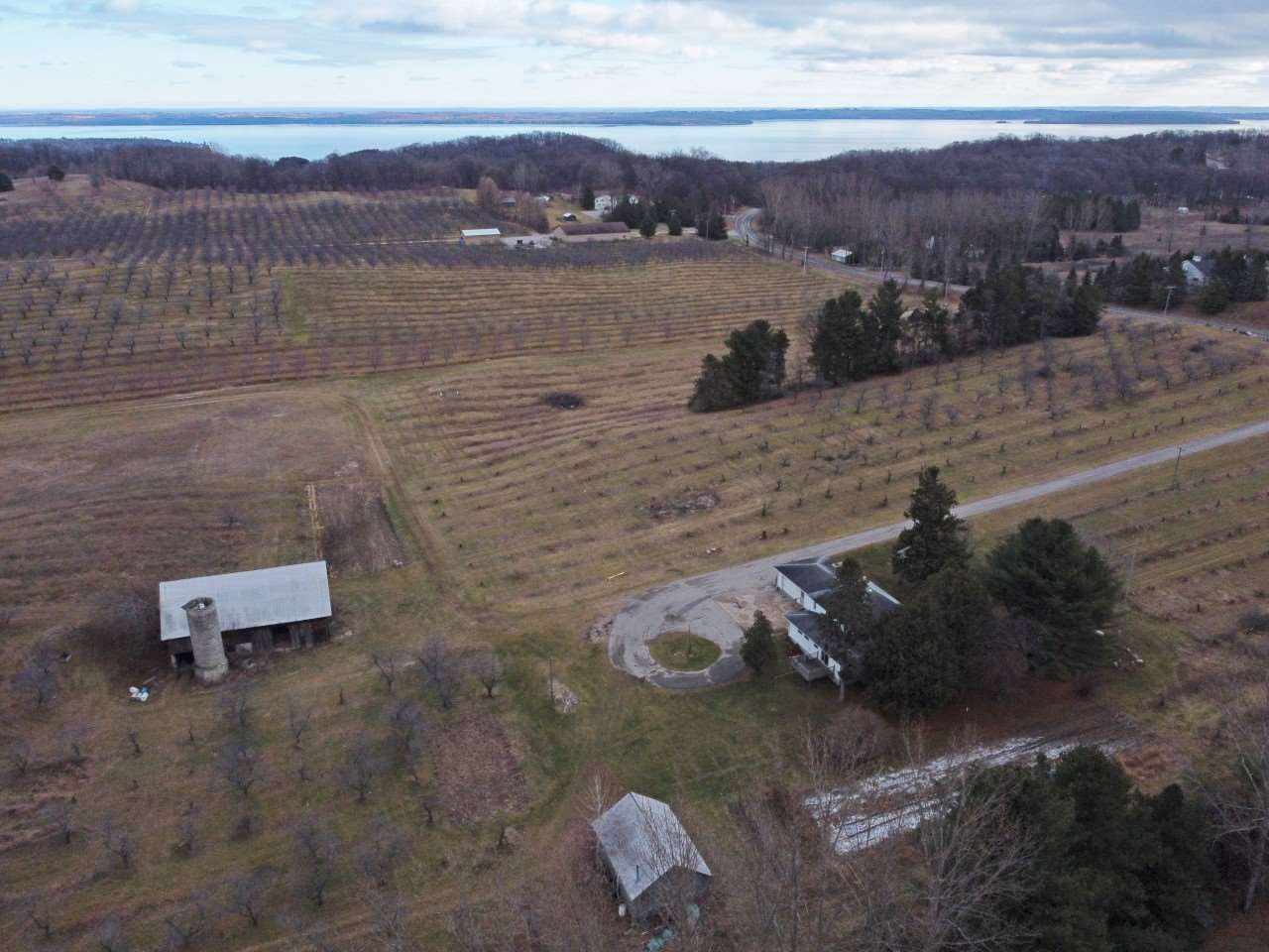 10289 East Fort Road Suttons Bay, MI 49682 - Photo 31 of 33 1882202-30.JPG