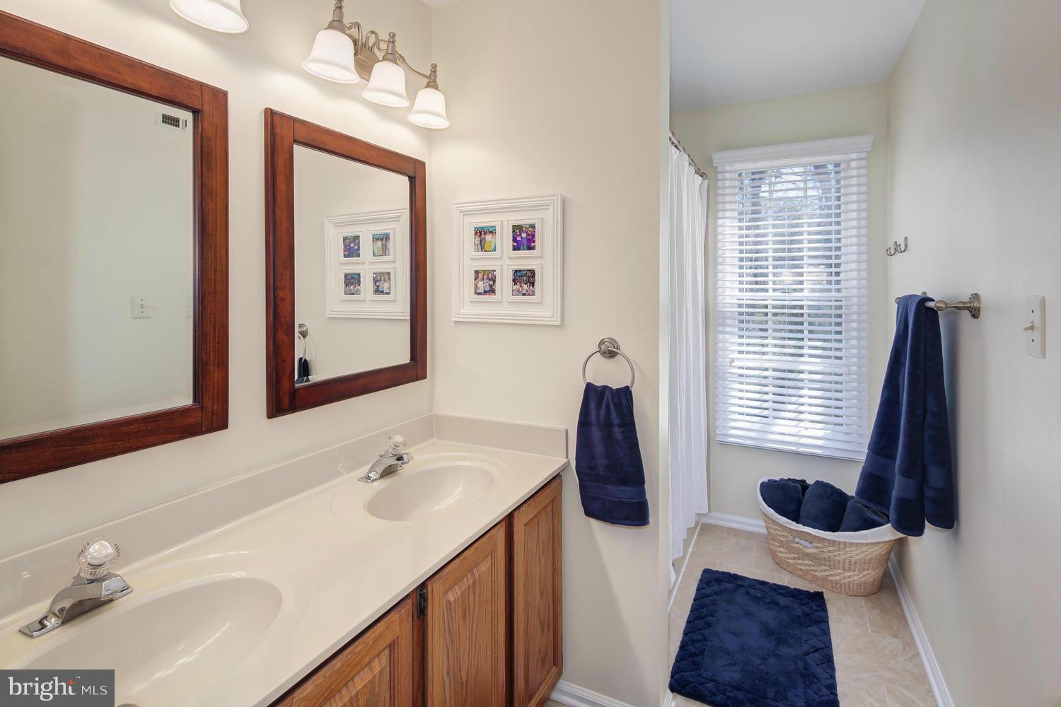 12557 Rock Ridge Road Herndon, VA 20170 - Photo 21 of 25 Bath