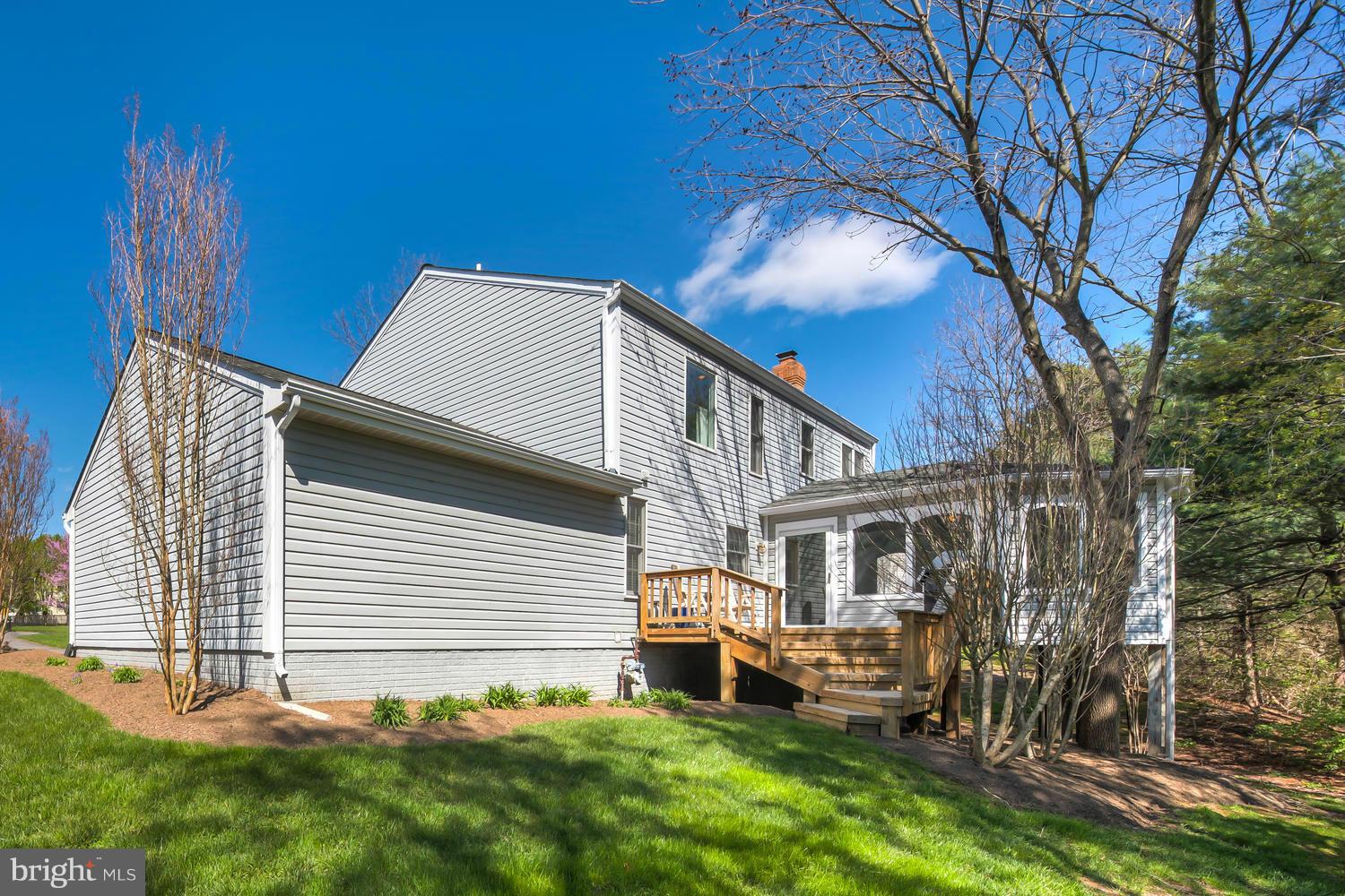 12557 Rock Ridge Road Herndon, VA 20170 - Photo 23 of 25 Exterior (Rear)