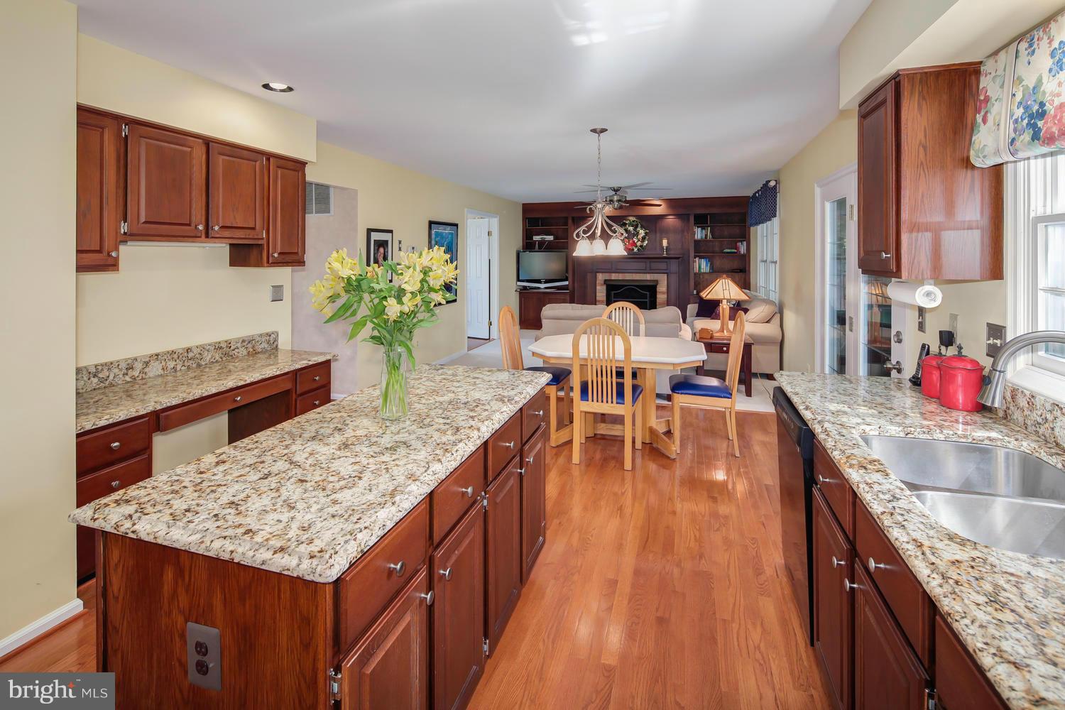 12557 Rock Ridge Road Herndon, VA 20170 - Photo 10 of 25 Kitchen