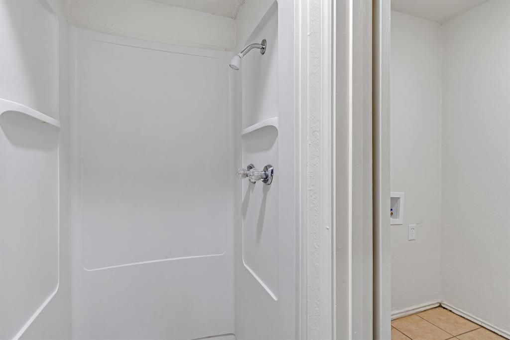210 Rolston Road, Unit 1 Irving, TX 75060 - Photo 8 of 16