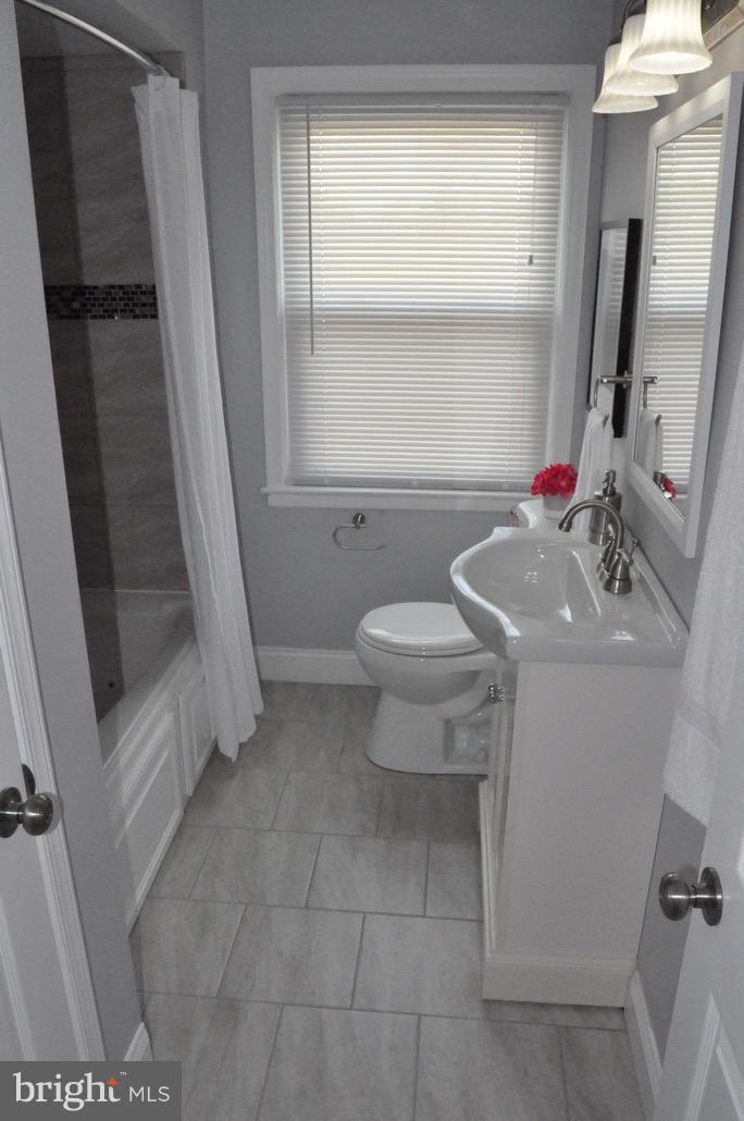 1623 Ramblewood Road Baltimore, MD 21239 - Photo 16 of 24 Bath