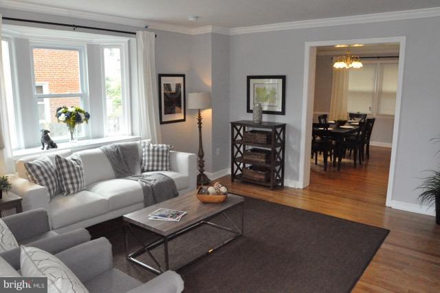 1623 Ramblewood Road Baltimore, MD 21239 - Photo 3 of 24 Living Room
