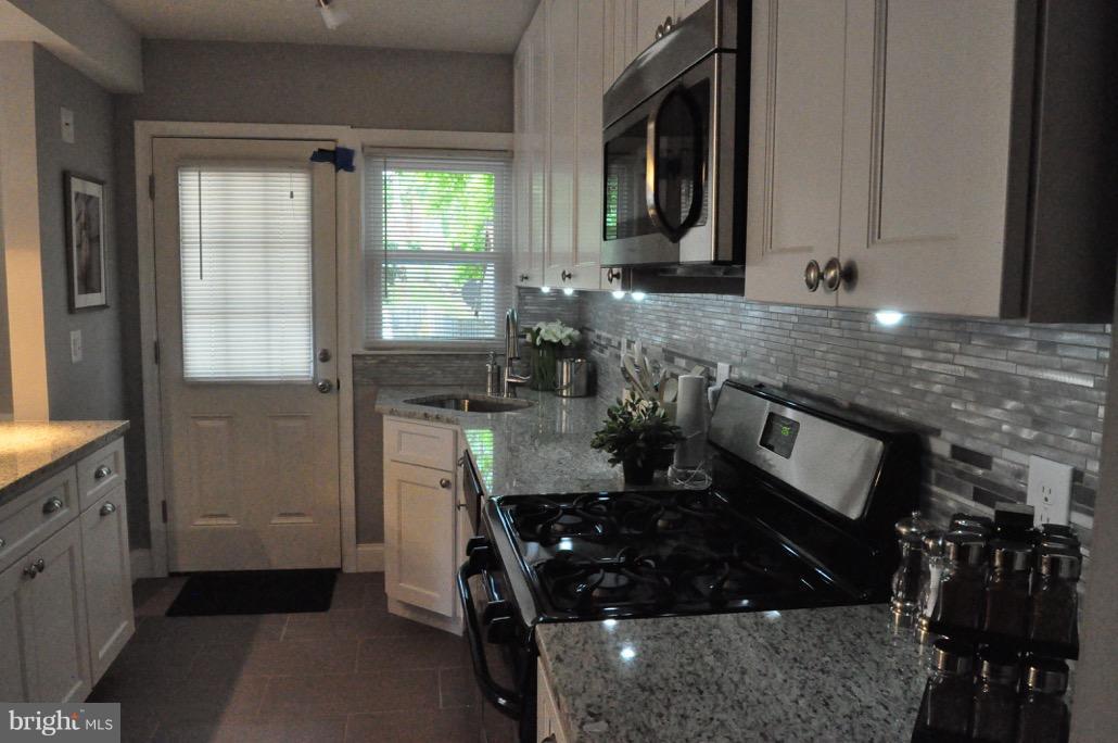 1623 Ramblewood Road Baltimore, MD 21239 - Photo 7 of 24 Kitchen