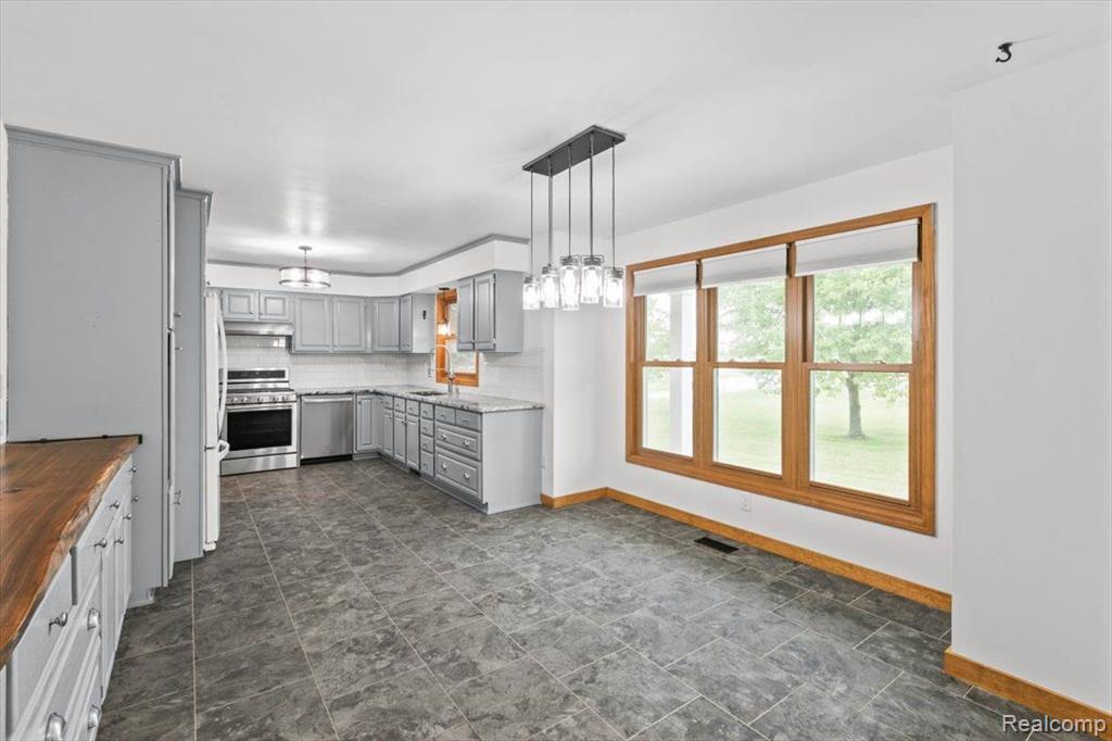 2516 Doty Road Monroe, MI 48162 - Photo 11 of 44