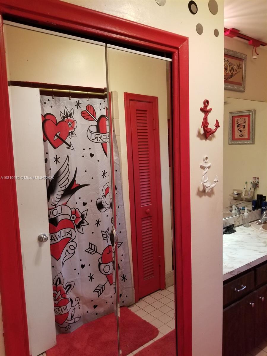 2001 North Park Road Hollywood, FL 33021 - Photo 23 of 49 large linen closet in master bathroom