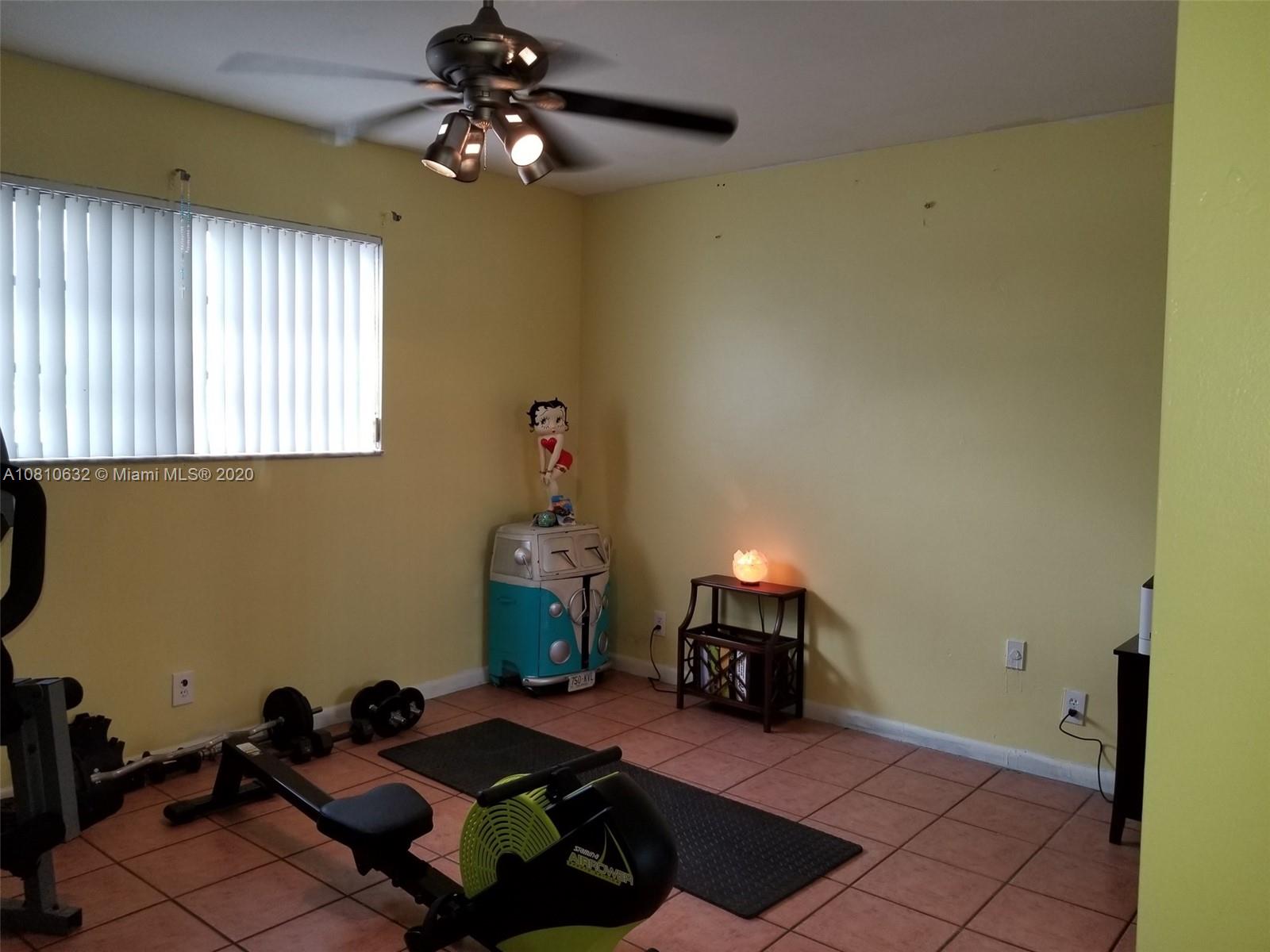 2001 North Park Road Hollywood, FL 33021 - Photo 36 of 49 third bedroom