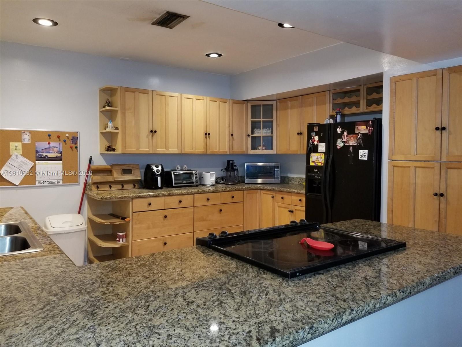 2001 North Park Road Hollywood, FL 33021 - Photo 4 of 49 spacious kitchen