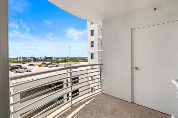 $2,500 | 1830 Radius Drive, Unit 803, Hollywood, FL 33020