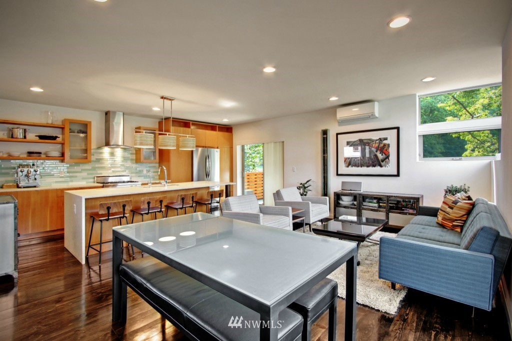 4525 Renton Avenue South Seattle, WA 98108 - Photo 2 of 12 Gallery Image 2