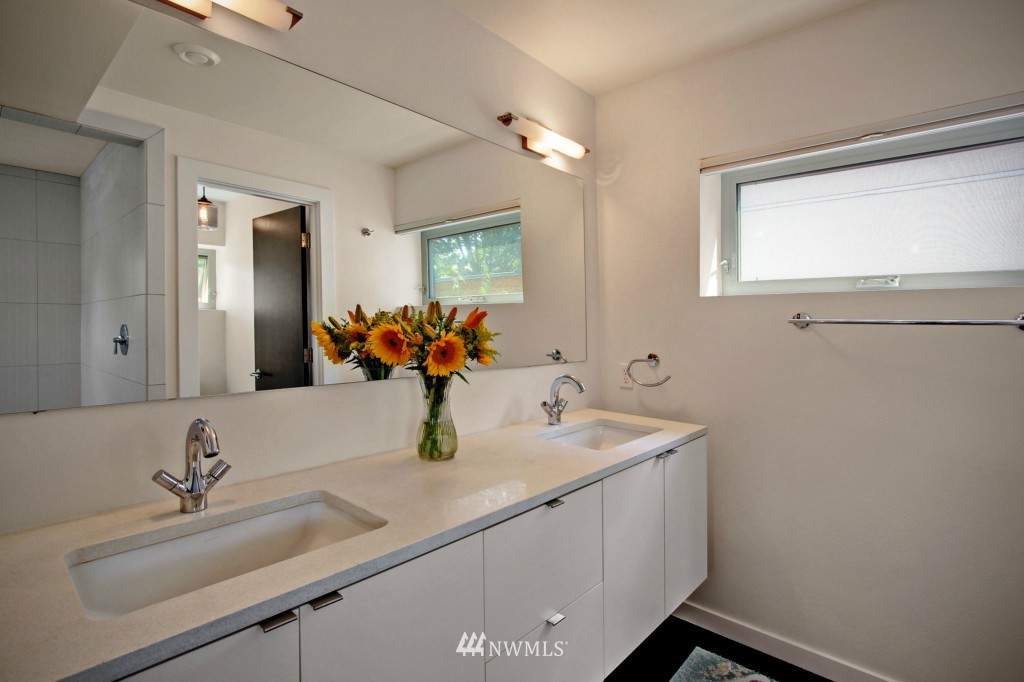 4525 Renton Avenue South Seattle, WA 98108 - Photo 9 of 12 Gallery Image 9