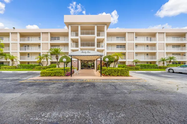 $2,200 | 3151 South Palm Aire Drive, Unit 407, Pompano Beach, FL 33069