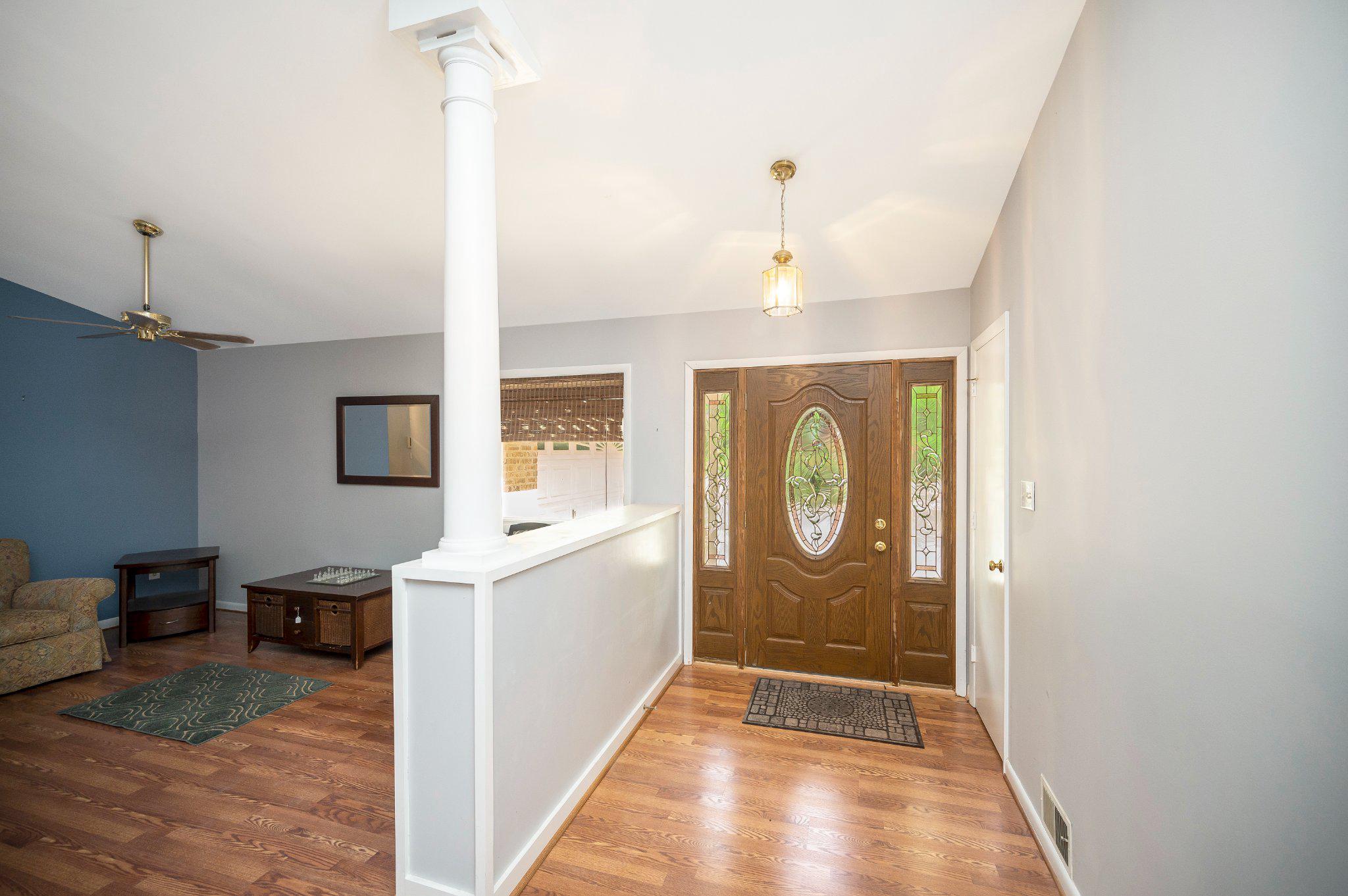 110 Federal Road Locust Grove, VA 22508 - Photo 16 of 77 Entry to the large Great Rm w/vaulted ceilings