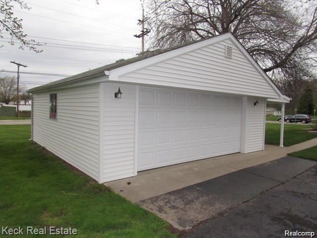 11840 Pardee Road Taylor, MI 48180 - Photo 2 of 13 2.jpg