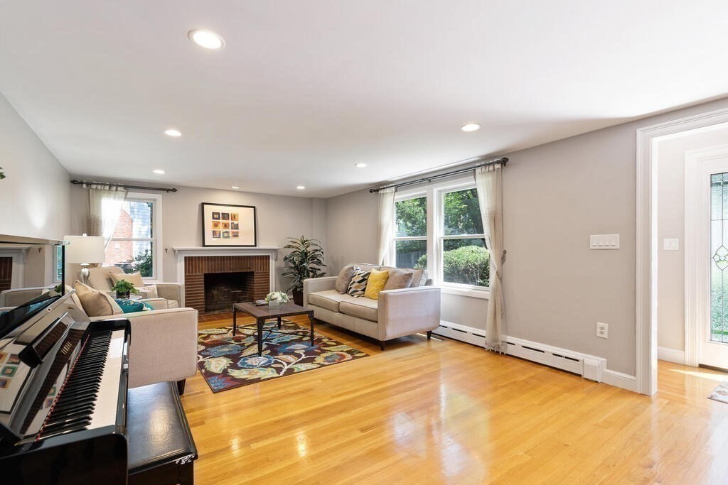 391 Lincoln Street Lexington, MA 02421 - Photo 8 of 30 Gallery Image 8